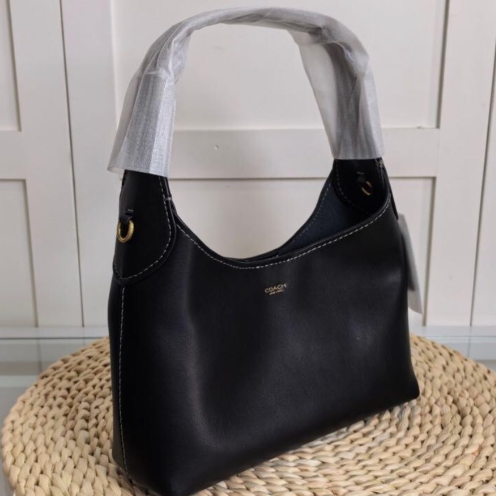 COACH
Brooklyn Shoulder Bag 23